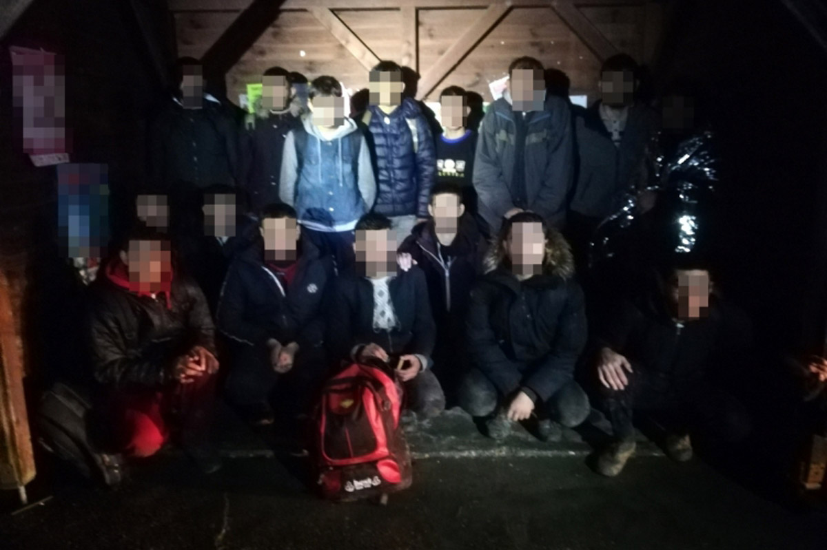 Illegális migránsokat tartóztattak fel a rendőrök Bács-Kiskun megyében